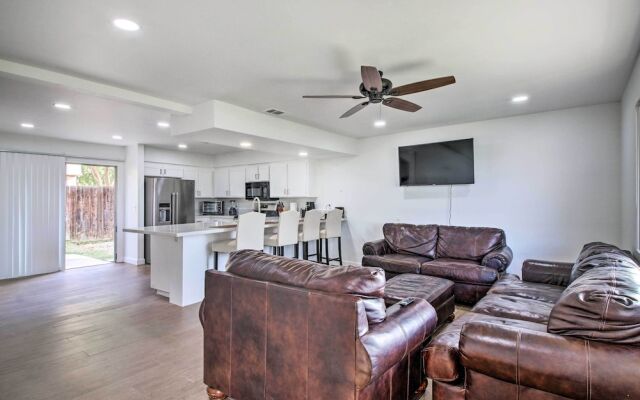 Central Bakersfield Townhome w/ Private Patio