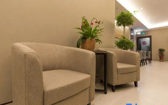 Homeinn Plus Hotel (Wuhan Hankou Railway Station Shiqiao Subway Station)