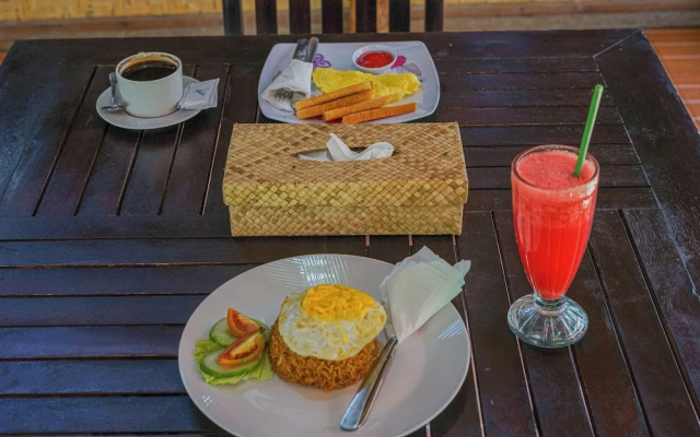 Made Taro Menjangan Homestay