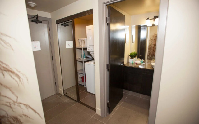 Corporate Suites of Calgary - Eightwelve