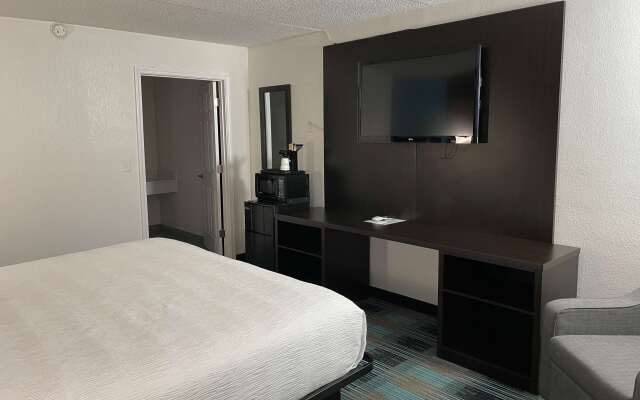 Days Inn by Wyndham Calhoun GA I-75 and US-41