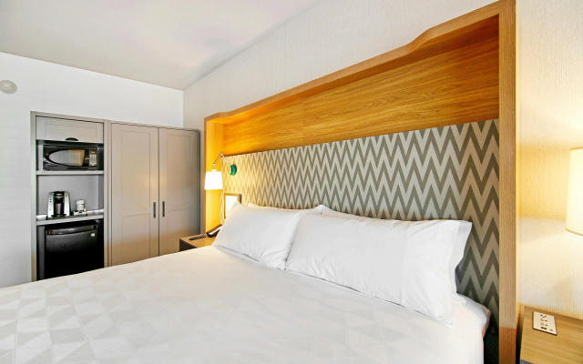 Holiday Inn Hotel & Suites Calgary Airport North by IHG