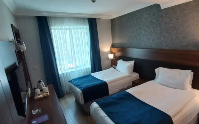 Rhiss Hotel Bostanci