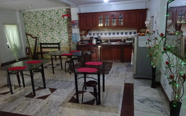 Pe're Aristo Guesthouse