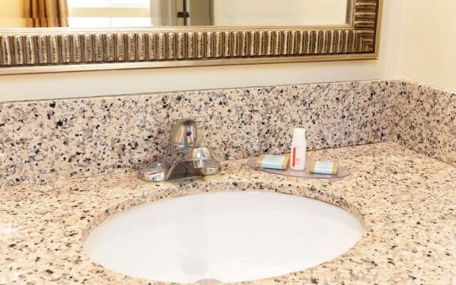 Travelodge by Wyndham Brea