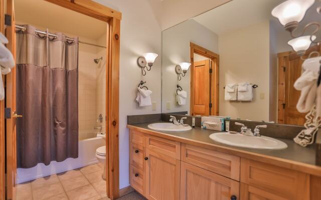 Dakota Lodge by Summit County Mountain Retreats