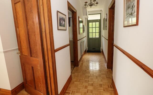 Lakelands, Burry Port