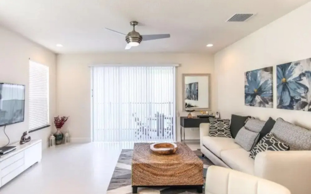 Serenity 17413Sb Townhouse