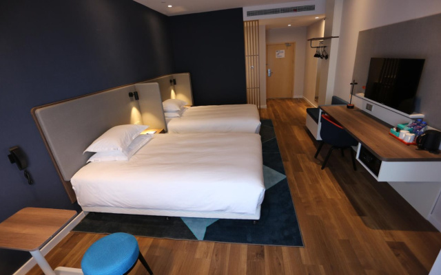 Holiday Inn Express Wuhan Optical Valley by IHG