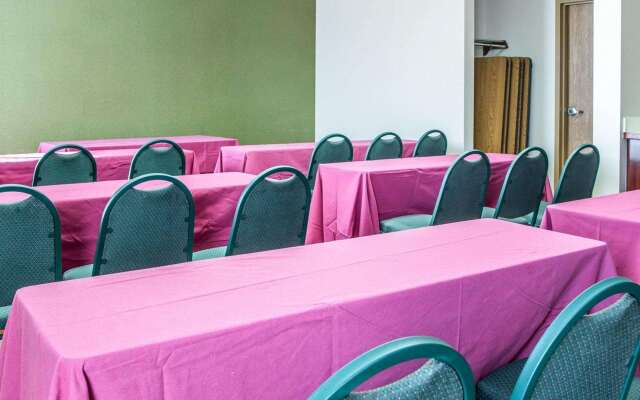 Comfort Inn & Suites Maumee - Toledo (I80-90)