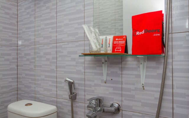 RedDoorz Plus near IPDN