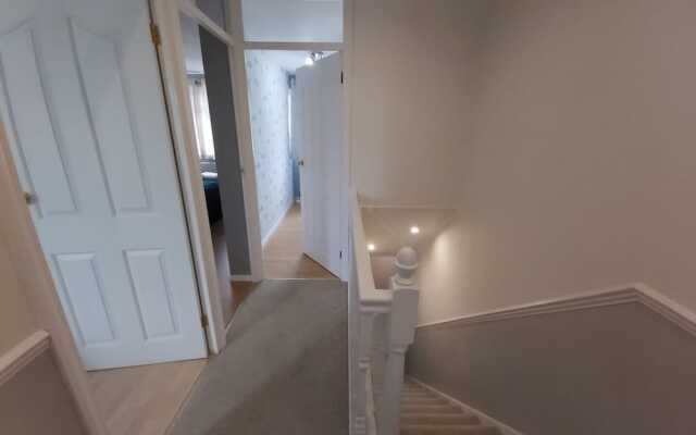 Beautiful and Luxurious 4-bed House in Essex