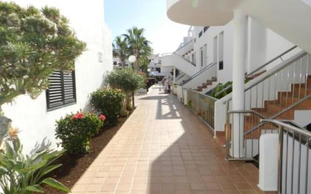 Victoria Court - 1 bed pool & sea view