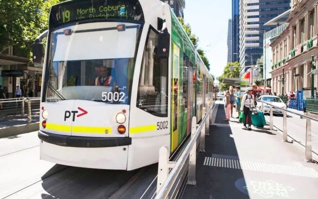 Cozy & Central 2BR Stay, Near Cbd, Free Parking