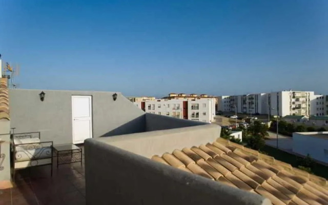 Hospederia Almundo by Alexandra Realty