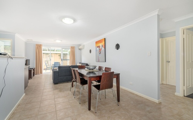 Seashell Cottage - U47 Cape View Resort – Guest Rooms – Busselton