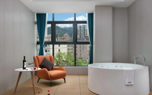 Yahao Garden Hotel (Shenzhen International Convention and Exhibition Center)