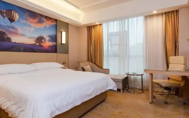 Vienna Hotel (Yiyang Heshan Xiufeng Park)