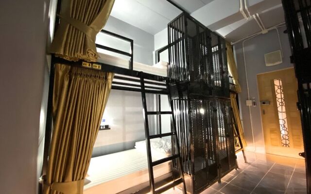 Gate 2Hostel