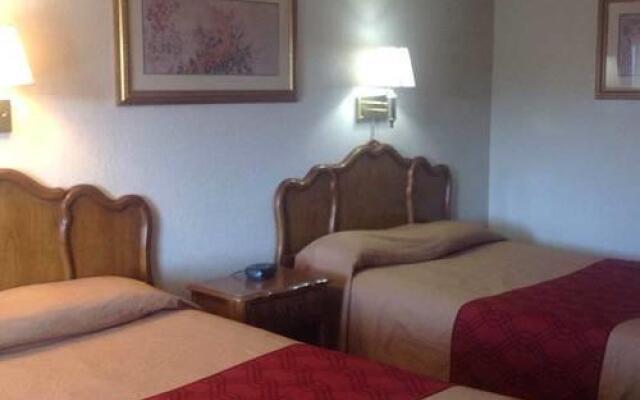 Econo Lodge Conference Center