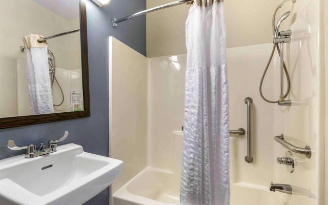Extended Stay America Select Suites Hartford Manchester