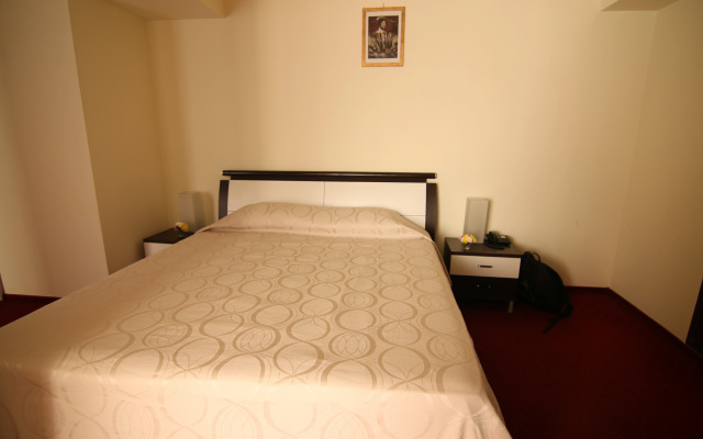 Lina Hotel