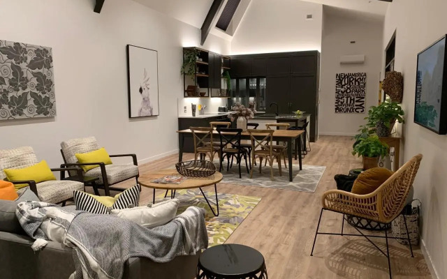 SEAduction Luxury Apartment
