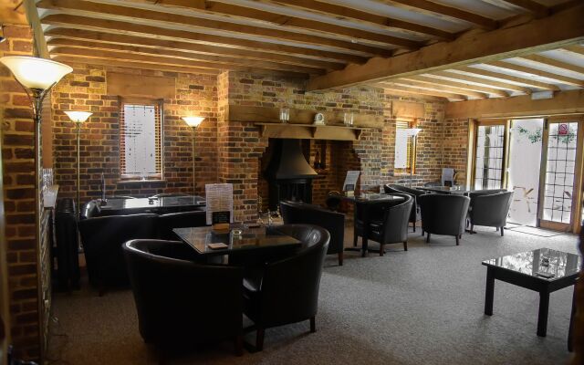 Little Foxes Hotel & Gatwick Airport Parking