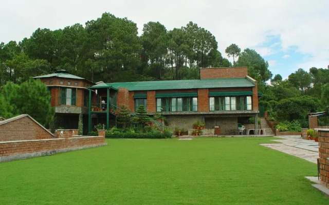 Baikunth Resorts, Kasauli