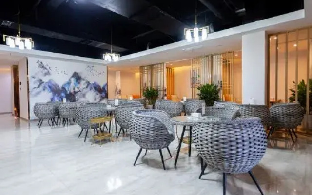 Santai Longtingyi Theme Hotel