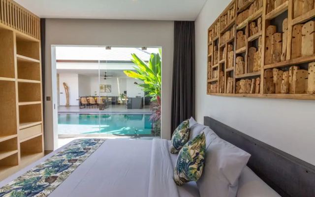 Villa Lys by Alfred in Bali - Charming 3BD Villa w Pool View Near Berawa Beach – Guest Rooms – Tibubeneng