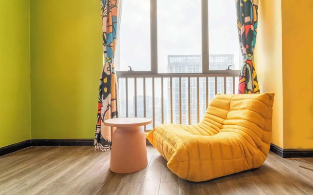 Wind Sleeping Color Hotel