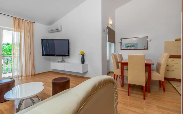 Amazing Home in Jadranovo With Wifi and 3 Bedrooms