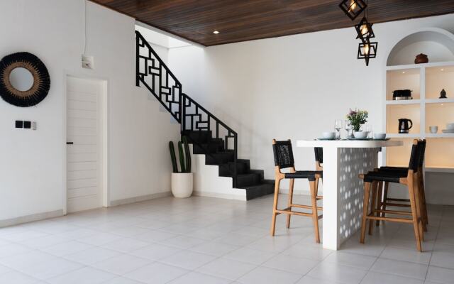 Santorini Luxury Villa