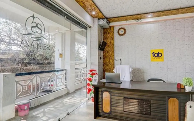 Fabhotel Prayag Deep