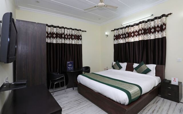 OYO 11606 Hotel K R Group