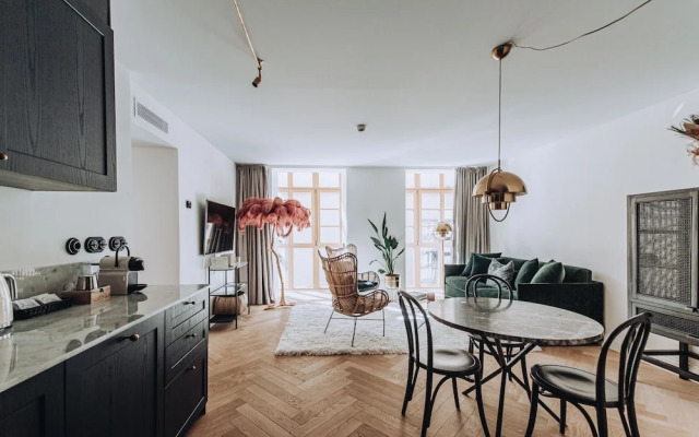 Ocho Suites & Kitchen