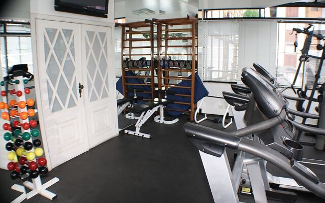 Center Suíço Flats e Shopping