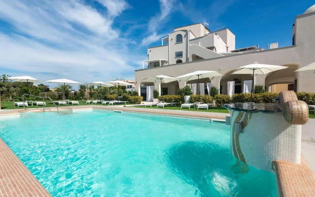 Insula Boutique Hotel