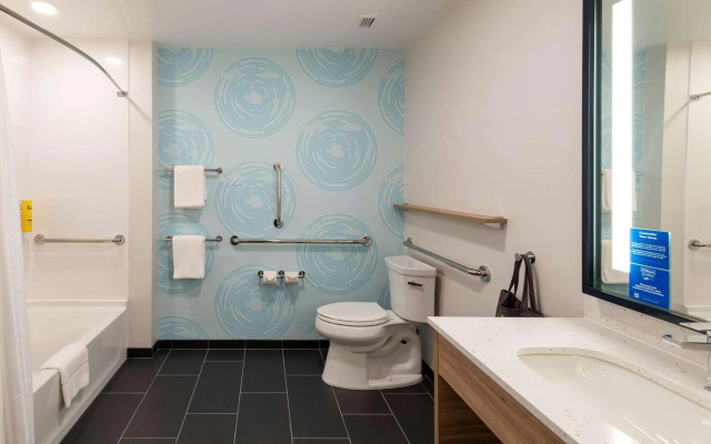 Tru By Hilton Phoenix Glendale Westgate, AZ