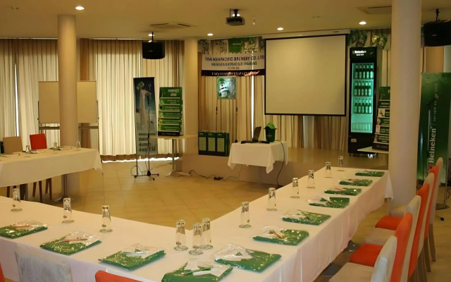 Caza V1 Serviced Apartment