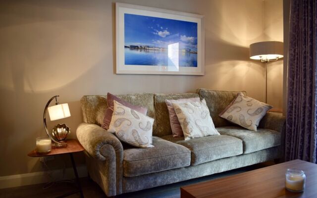 2 Bedroom Apartment Near City Centre
