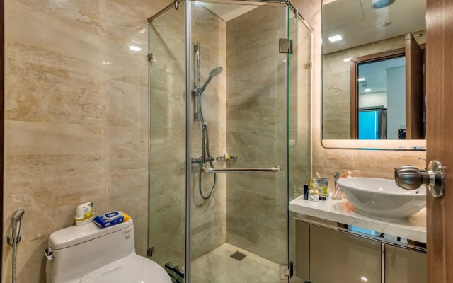 DongDong Skyview APT in Landmark81 Tower