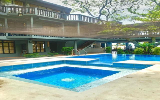The Henry Resort Taramindu Laiya
