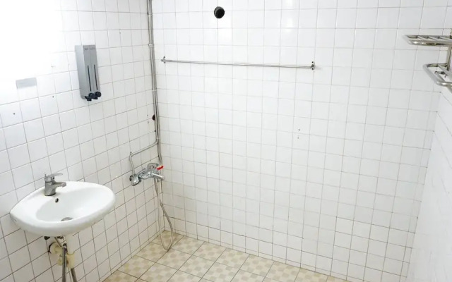 Qingju Hostel