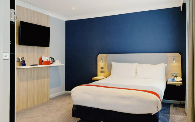 Holiday Inn Express London Victoria by IHG