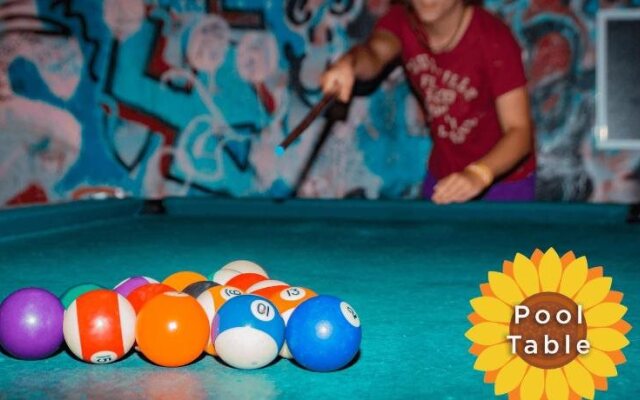 Bed Station Hostel & Pool  Bar Hoi An