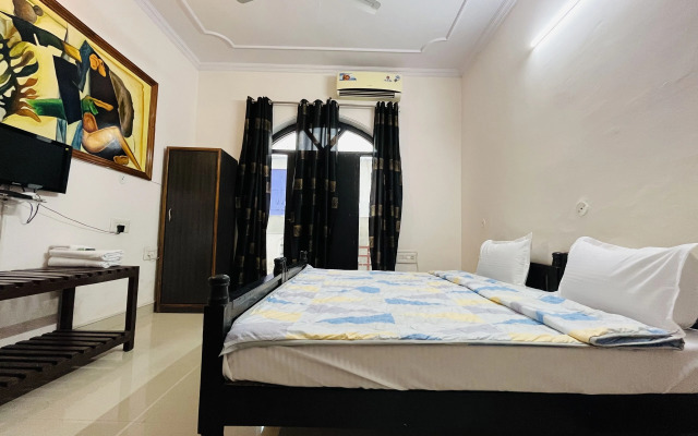 OYO 17284 Hotel Vrindavan Palace