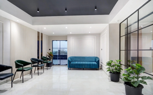 Super Townhouse Oak Sarusajai Stadium