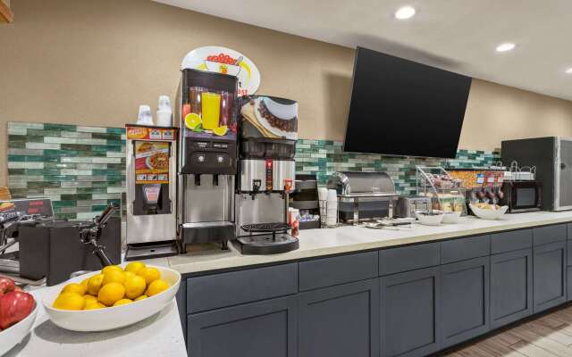 Super 8 by Wyndham Ankeny/Des Moines Area